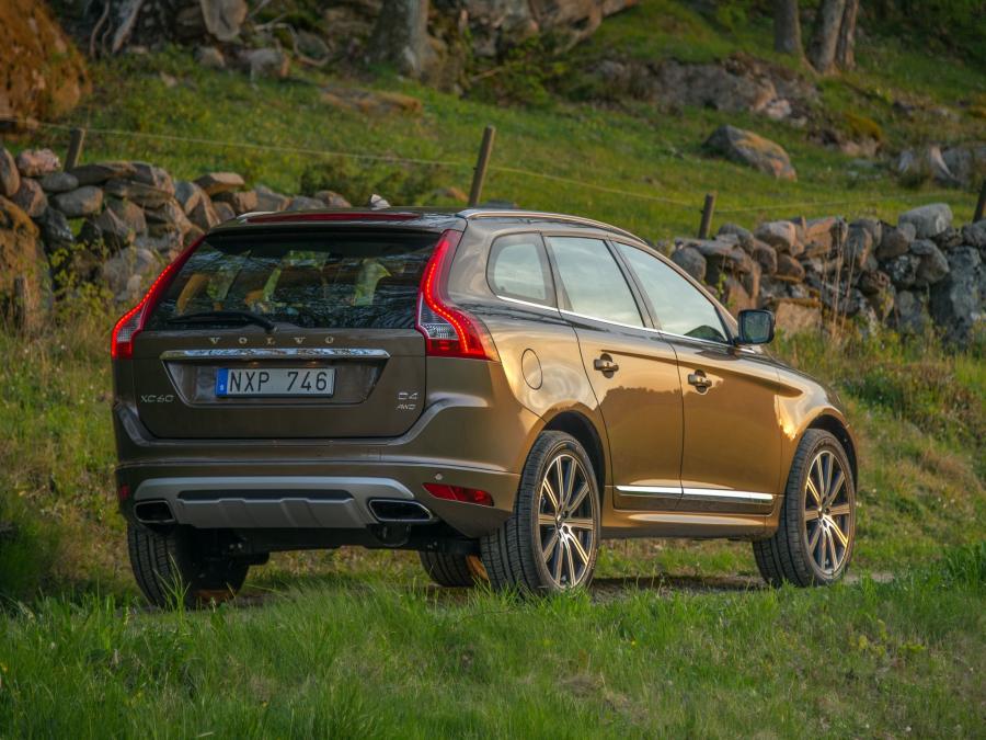  Volvo XC60 D4 2013 года  (фото 4 из 14)